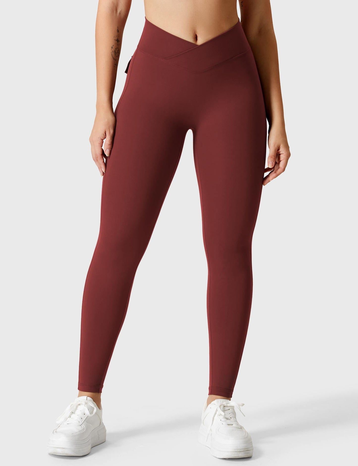 V-waistband Charm Leggings
