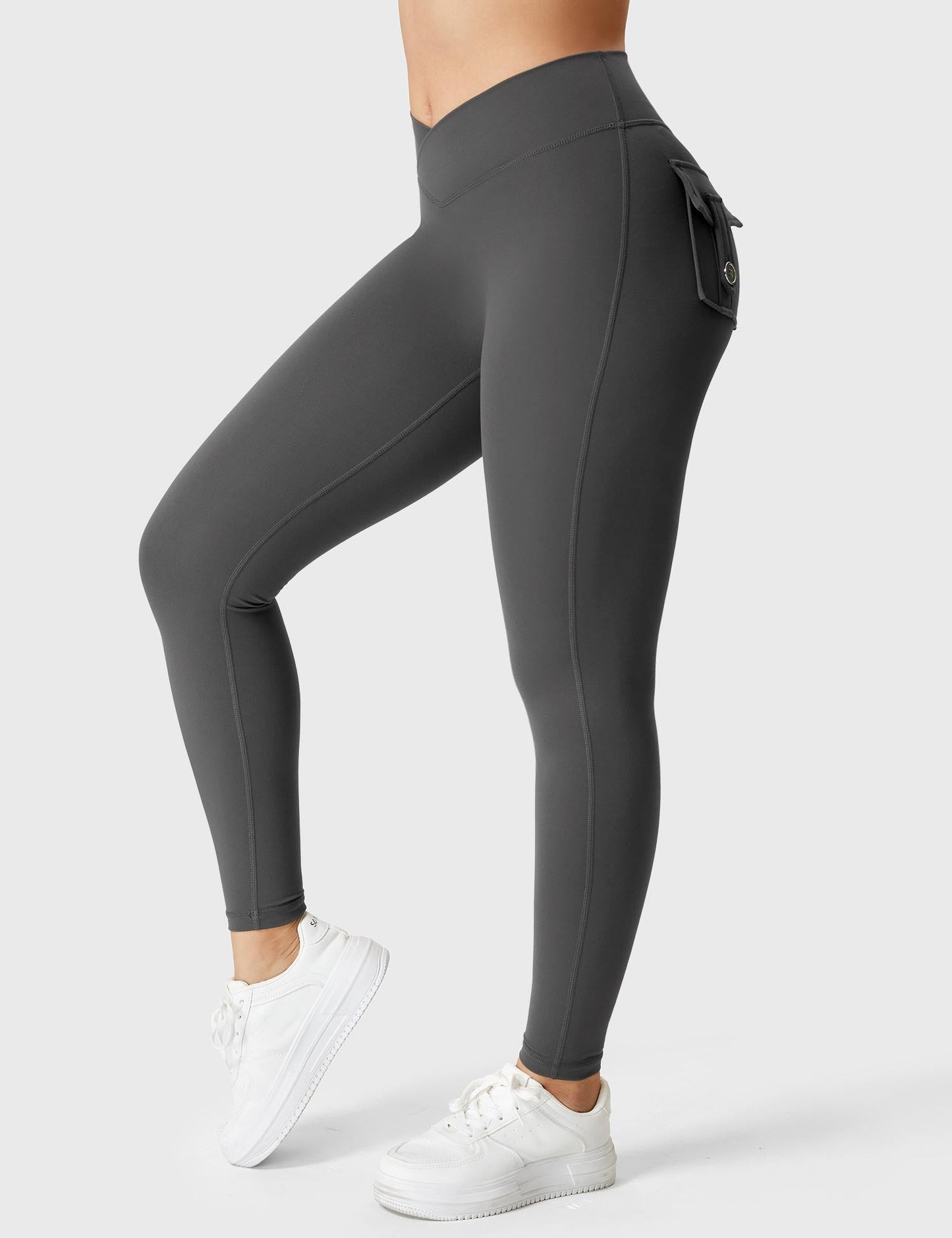 V-waistband Charm Leggings