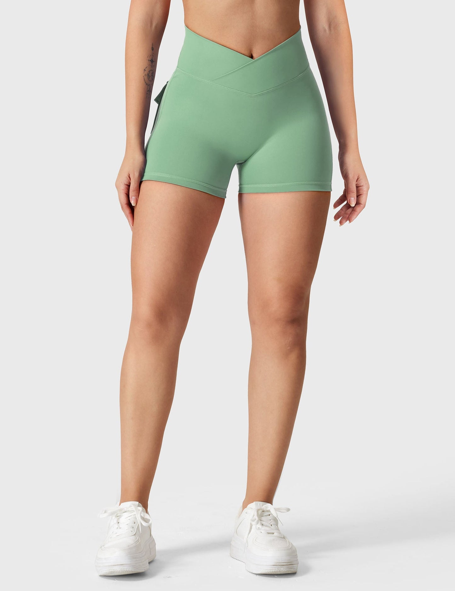 V-waistband Charm Shorts