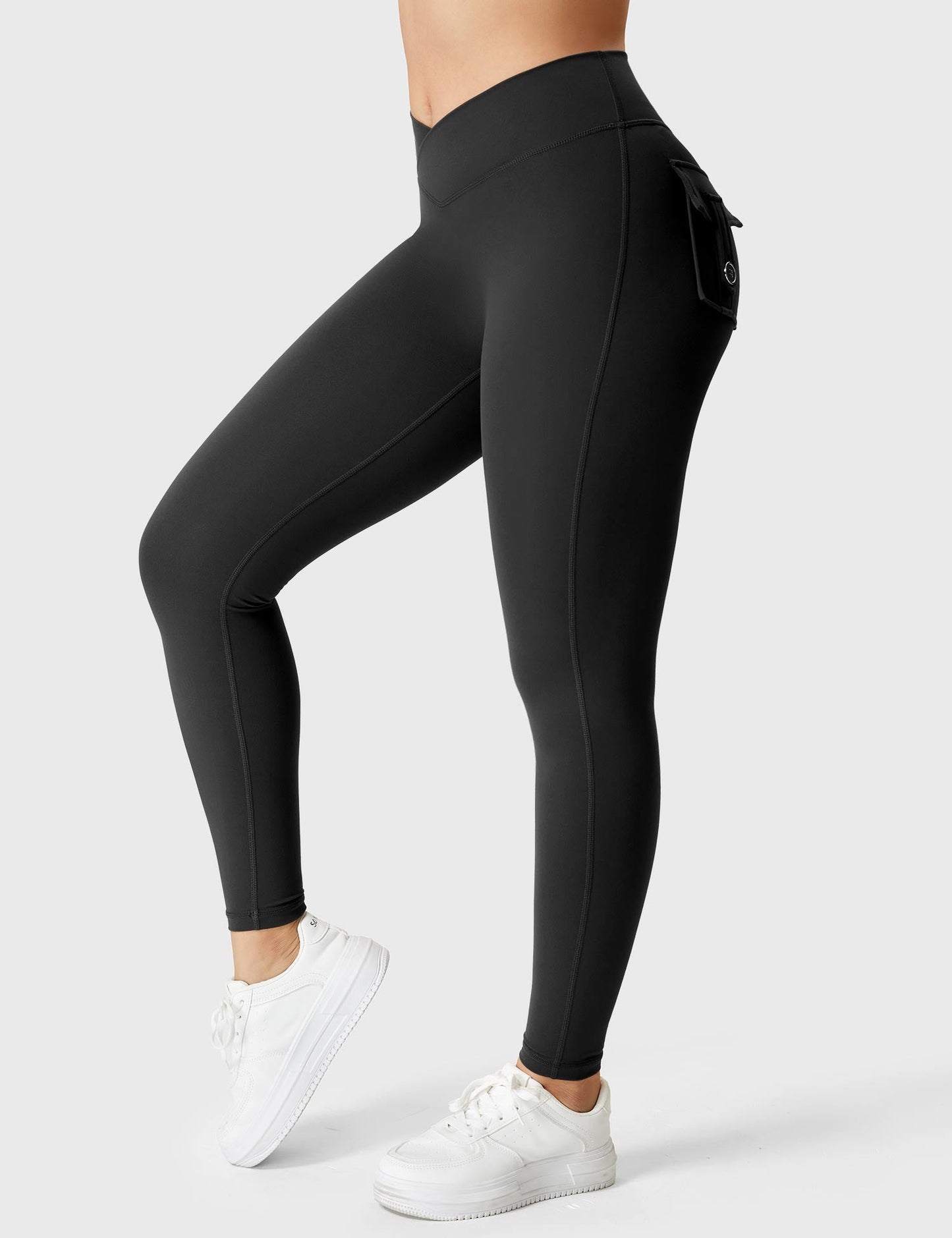 V-waistband Charm Leggings