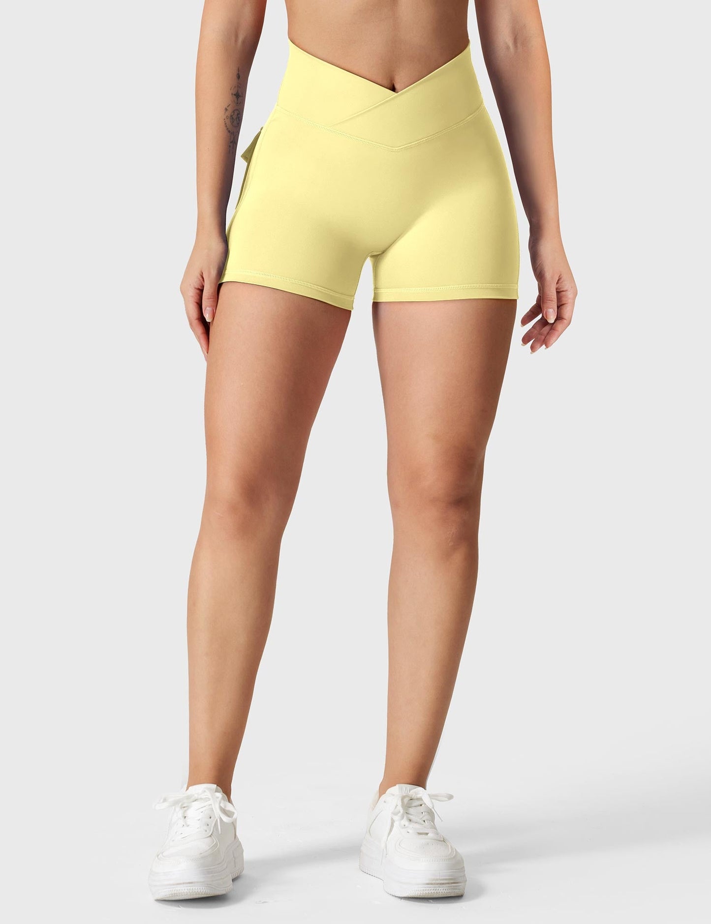 V-waistband Charm Shorts